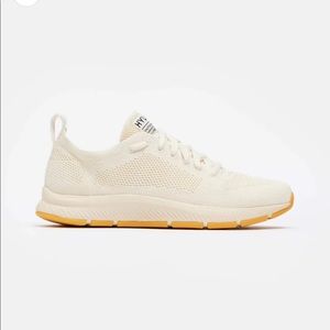 Brand new Hylo mens running shoes-  sand color